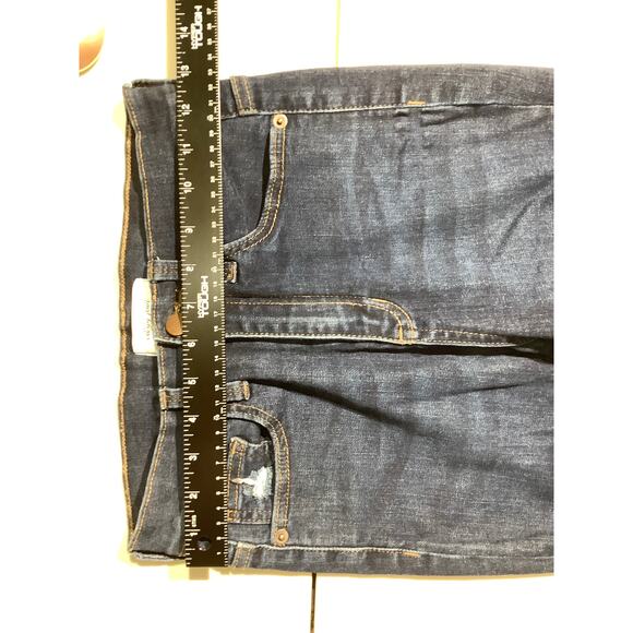 Carly Jean LA Skinny Jeans Women’s 27- Distressed Knees, Stretch, Casual - Picture 5 of 8